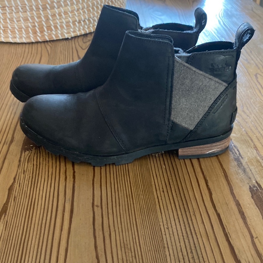 Sorel woman’s boots good condition